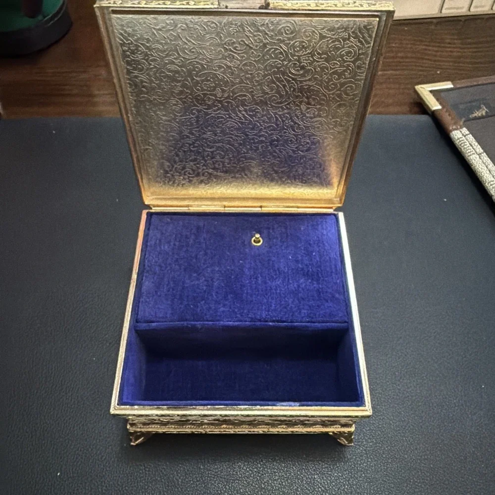 Vintage Victorian Style Sankyo Music Box Jewelry 1950s Japan 